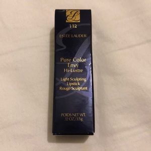 Estée Lauder pure color envy in “naked desire”